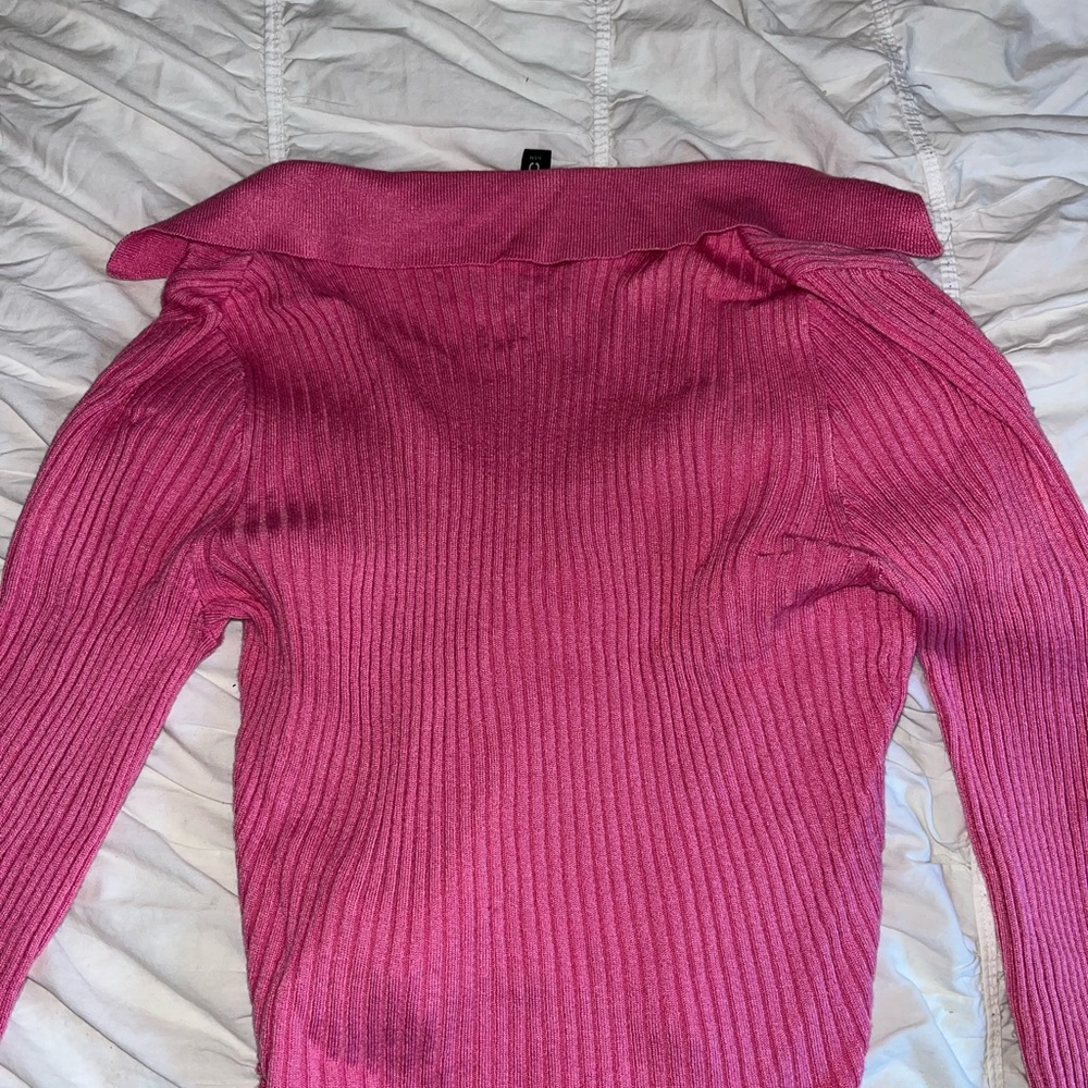 H&M Pink V-Neck Ribbed Sweater - Picture 2 of 3